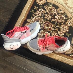 Size 8 brooks Hyperion elite running shoes